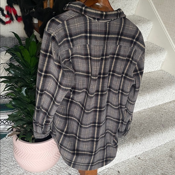 Outdoor Life Plaid Fleece Shirt Jacket in Black and Tan - Picture 5 of 10